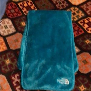North face scarf